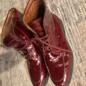 TODS Patent Leather Lace Up Red Ankle Boots Sz: EU 39.5 US 9 Unique and Rare EUC